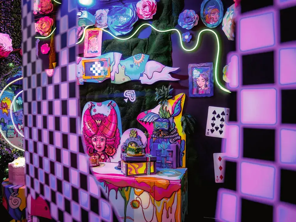 Alice in Wonderland escape room detail